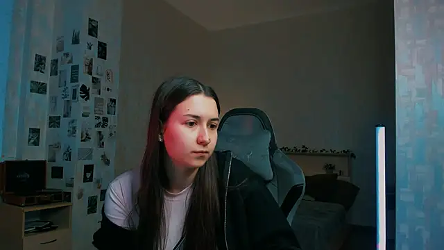 raviolly046 online show from November 15, 2025, 8:11 am