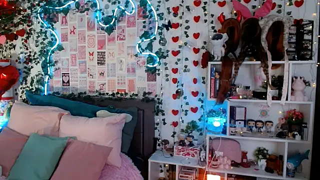 Ayla Hicks online show from April 8, 2026, 5:07 am