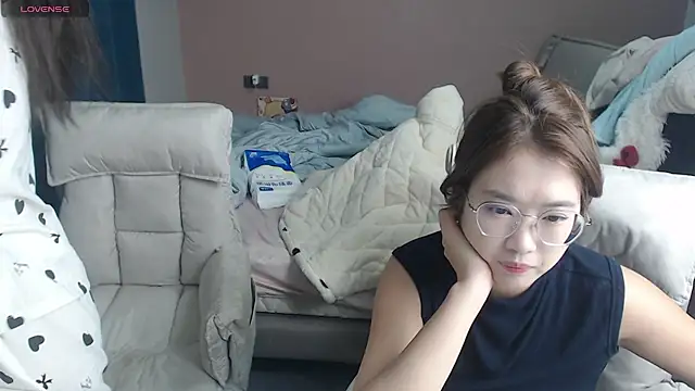 redrose520 online show from December 2, 2025, 12:54 pm