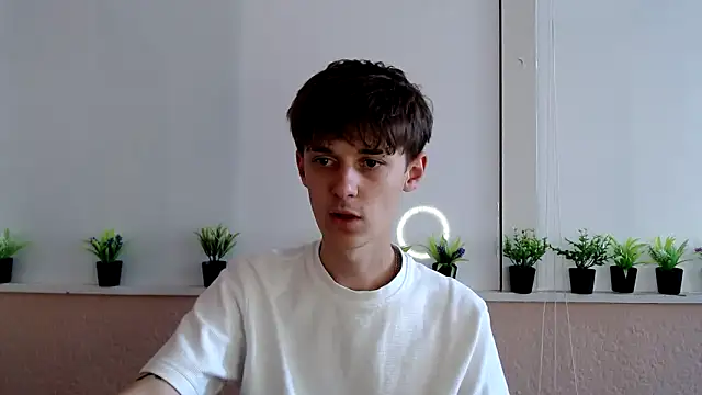 Hoot Dude  online show from October 15, 2025, 1:44 pm