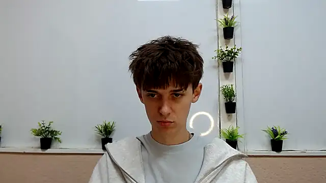 Hoot Dude  online show from November 18, 2025, 2:43 pm