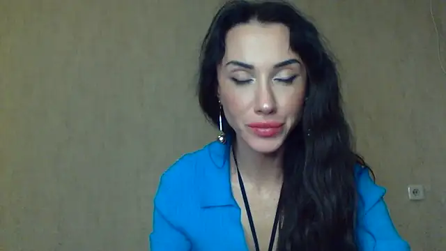 Snapshot of Zariveth chatting on November 7, 2025, 9:26 pm Zariveth online show from November 7, 2025, 9:26 pm