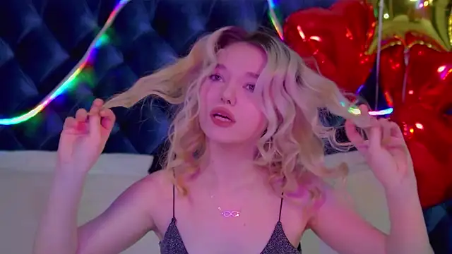 AnnaDelon online show from November 17, 2025, 4:29 am