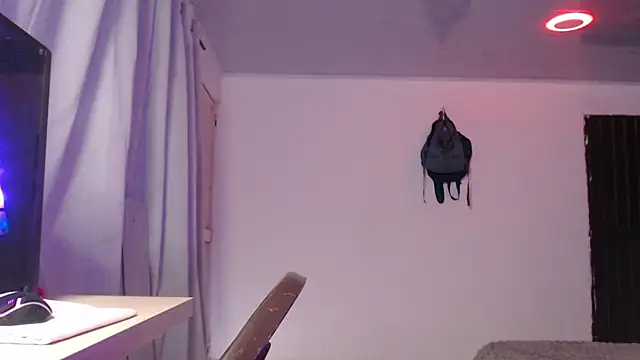 Snapshot of LittleCheerry69 chatting on October 31, 2025, 7:48 pm LittleCheerry69 online show from October 31, 2025, 7:48 pm