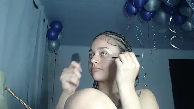 Snapshot of LittleCheerry69 chatting on November 25, 2025, 3:34 pm LittleCheerry69 online show from November 25, 2025, 3:34 pm