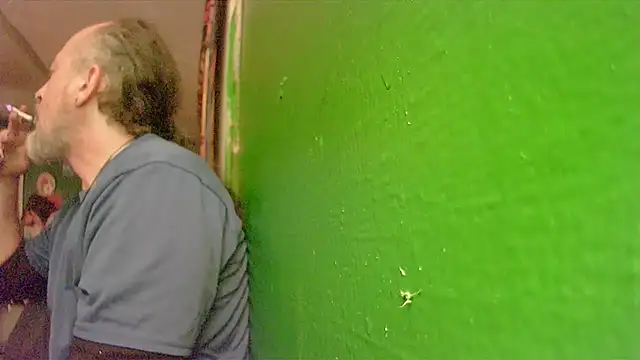 Snapshot of HippieDad333 chatting on September 28, 2025, 11:32 pm HippieDad333 online show from September 28, 2025, 11:32 pm