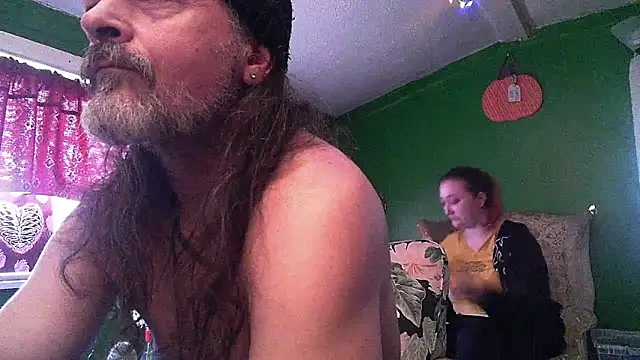 Snapshot of HippieDad333 chatting on April 26, 2026, 1:20 pm HippieDad333 online show from April 26, 2026, 1:20 pm