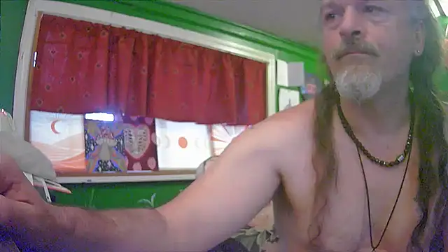Snapshot of HippieDad333 chatting on June 6, 2026, 10:53 am HippieDad333 online show from June 6, 2026, 10:53 am