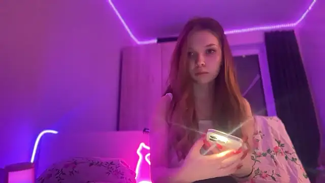 Snapshot of CandysRose chatting on November 7, 2025, 6:52 pm CandysRose online show from November 7, 2025, 6:52 pm