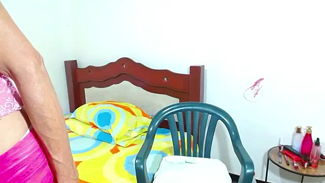 lorenacapelli online show from January 13, 2026, 9:42 pm