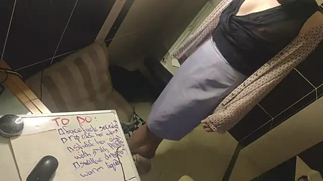 Snapshot of LilithsEve chatting on September 27, 2025, 2:49 am LilithsEve online show from September 27, 2025, 2:49 am