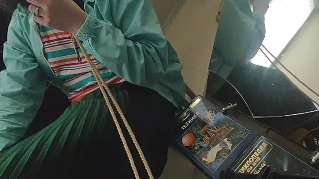 Snapshot of LilithsEve chatting on October 21, 2025, 1:23 pm LilithsEve online show from October 21, 2025, 1:23 pm