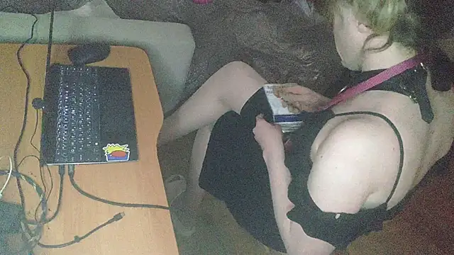 Snapshot of LilithsEve chatting on February 4, 2026, 9:59 am LilithsEve online show from February 4, 2026, 9:59 am