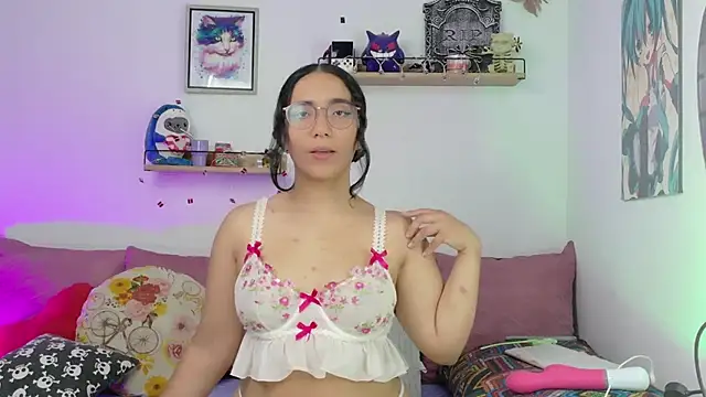 LucyDerby online show from February 19, 2026, 12:06 am