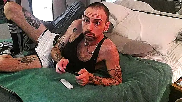 Snapshot of hungbot chatting on December 18, 2025, 7:58 am hungbot online show from December 18, 2025, 7:58 am