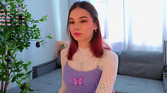 Snapshot of LunaraRada chatting on March 20, 2026, 9:14 am LunaraRada online show from March 20, 2026, 9:14 am