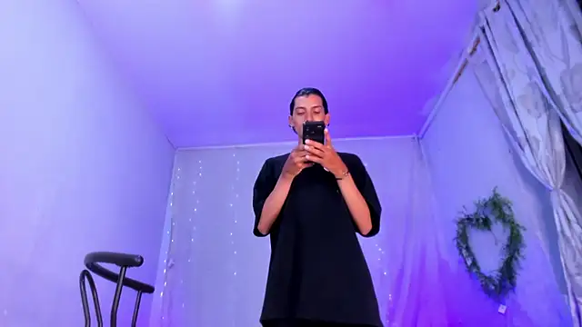 Snapshot of josesweet_ chatting on October 31, 2025, 1:17 am josesweet online show from October 31, 2025, 1:17 am