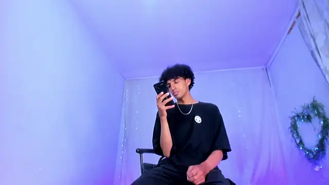 Snapshot of josesweet_ chatting on November 7, 2025, 3:28 am josesweet online show from November 7, 2025, 3:28 am