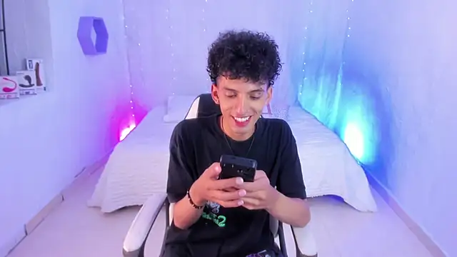 Snapshot of josesweet_ chatting on November 26, 2025, 10:00 pm josesweet online show from November 26, 2025, 10:00 pm