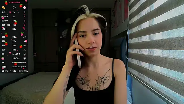 Snapshot of Kittyross chatting on November 20, 2025, 2:39 pm Kittyross online show from November 20, 2025, 2:39 pm