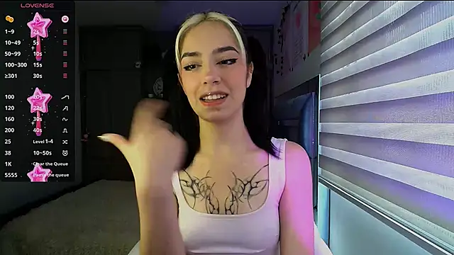 Snapshot of Kittyross chatting on November 26, 2025, 5:14 pm Kittyross online show from November 26, 2025, 5:14 pm