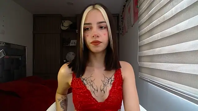 Snapshot of Kittyross chatting on February 14, 2026, 4:37 pm Kittyross online show from February 14, 2026, 4:37 pm