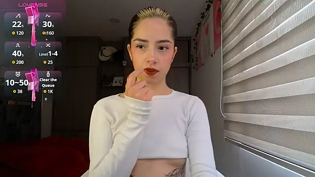 Snapshot of Kittyross chatting on February 17, 2026, 4:02 pm Kittyross online show from February 17, 2026, 4:02 pm