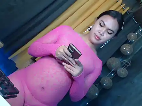 Snapshot of itsme_karina5 chatting on October 17, 2025, 11:40 pm itsme karina5 online show from October 17, 2025, 11:40 pm