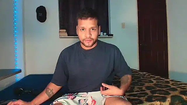 LucasGaeel online show from July 28, 2026, 7:48 am