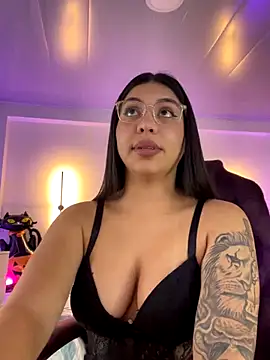 kloe28 online show from October 25, 2025, 11:40 am