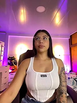 kloe28 online show from October 28, 2025, 3:21 am