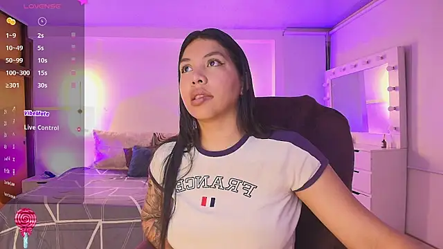 kloe28 online show from April 5, 2026, 3:47 am