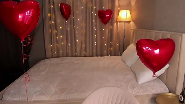 Monica  Queen online show from February 8, 2026, 5:00 am