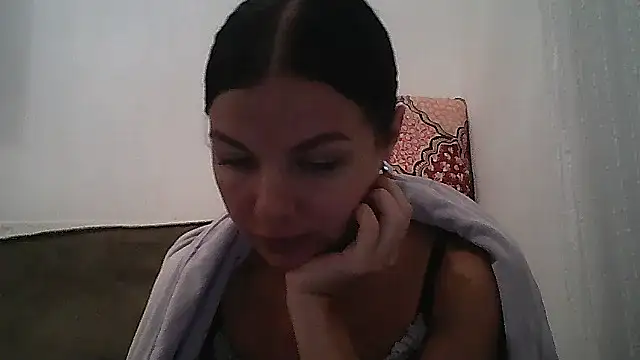 Lorivell online show from November 2, 2025, 8:33 pm