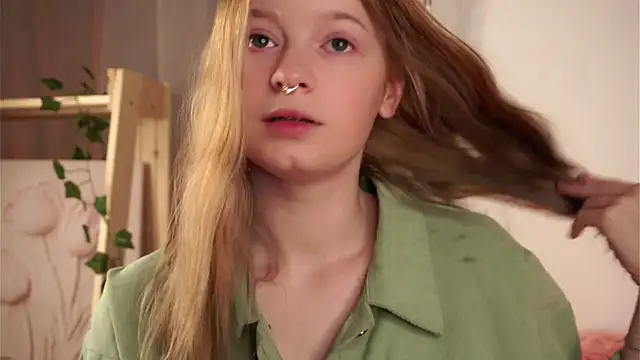 Snapshot of Wandarful_Wanda chatting on December 20, 2025, 1:29 pm Wandarful Wanda online show from December 20, 2025, 1:29 pm