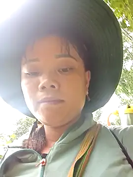 Snapshot of Samyy_xx chatting on October 3, 2025, 12:29 am Samyy xx online show from October 3, 2025, 12:29 am