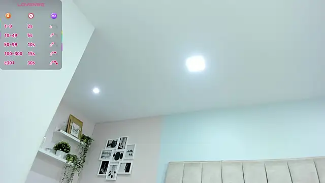 EllaaThorne online show from November 14, 2025, 8:13 am