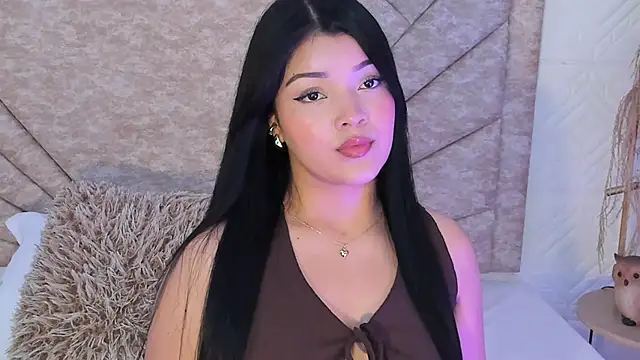 EmmaBlossom online show from December 22, 2025, 12:46 pm