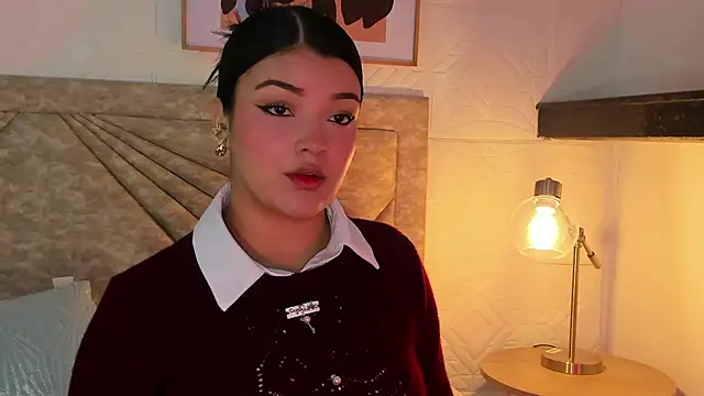 EmmaBlossom online show from February 5, 2026, 12:43 pm