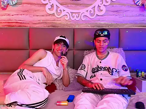 Snapshot of Lovers_21 chatting on September 27, 2025, 8:14 pm Lovers 21 online show from September 27, 2025, 8:14 pm