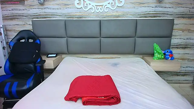 Snapshot of Lovers_21 chatting on October 24, 2025, 12:19 am Lovers 21 online show from October 24, 2025, 12:19 am