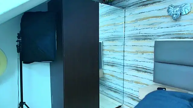 Snapshot of Lovers_21 chatting on November 8, 2025, 2:45 am Lovers 21 online show from November 8, 2025, 2:45 am