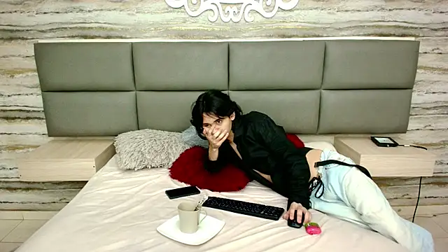 Snapshot of Lovers_21 chatting on November 9, 2025, 1:04 am Lovers 21 online show from November 9, 2025, 1:04 am