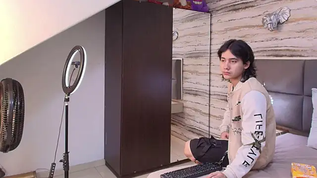 Lovers 21 online show from May 22, 2026, 3:57 am