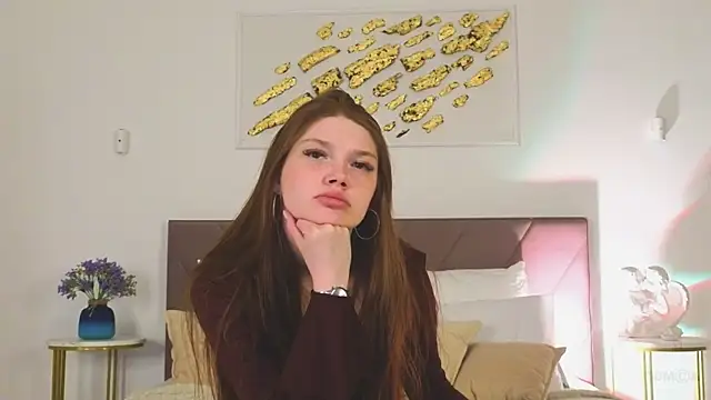 Nicole Broown  online show from April 14, 2026, 8:59 pm