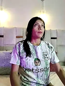 AelithEscarlata online show from November 13, 2025, 12:26 pm