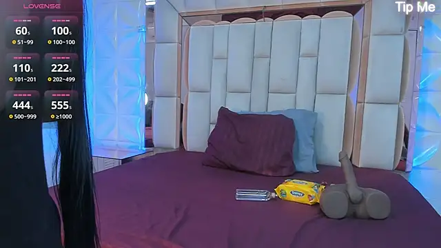 Sarah Adamss online show from November 12, 2025, 12:16 pm