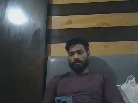 Raw12499 online show from November 4, 2025, 3:33 pm