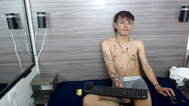 Jerom xx online show from October 6, 2025, 7:33 pm