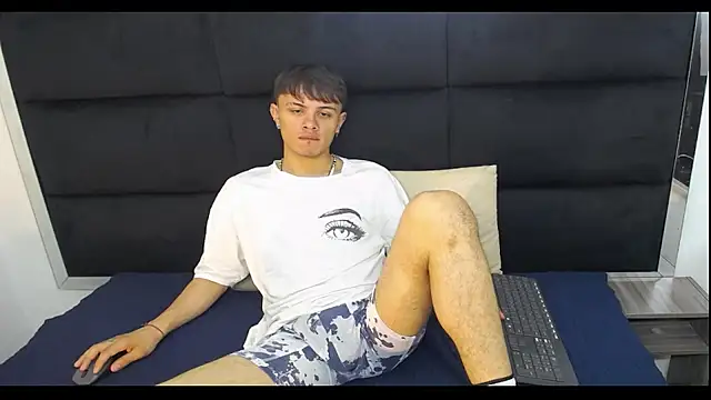 Jerom xx online show from November 14, 2025, 7:45 pm